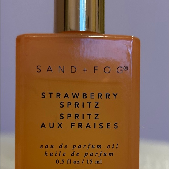 SAND + FOG Strawberry Spritz Perfume Oil - Picture 1 of 1